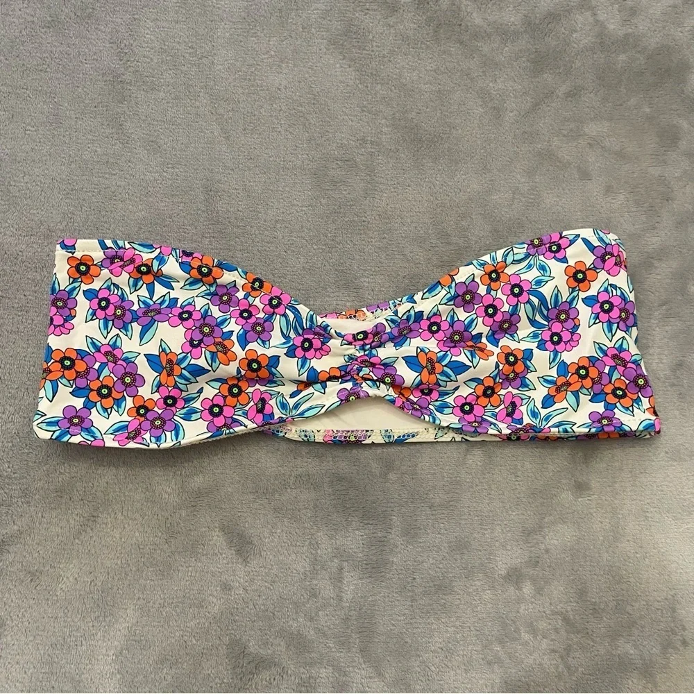 New! Frankie’s Bikinis Jeanette Bikini top flower farm 24135